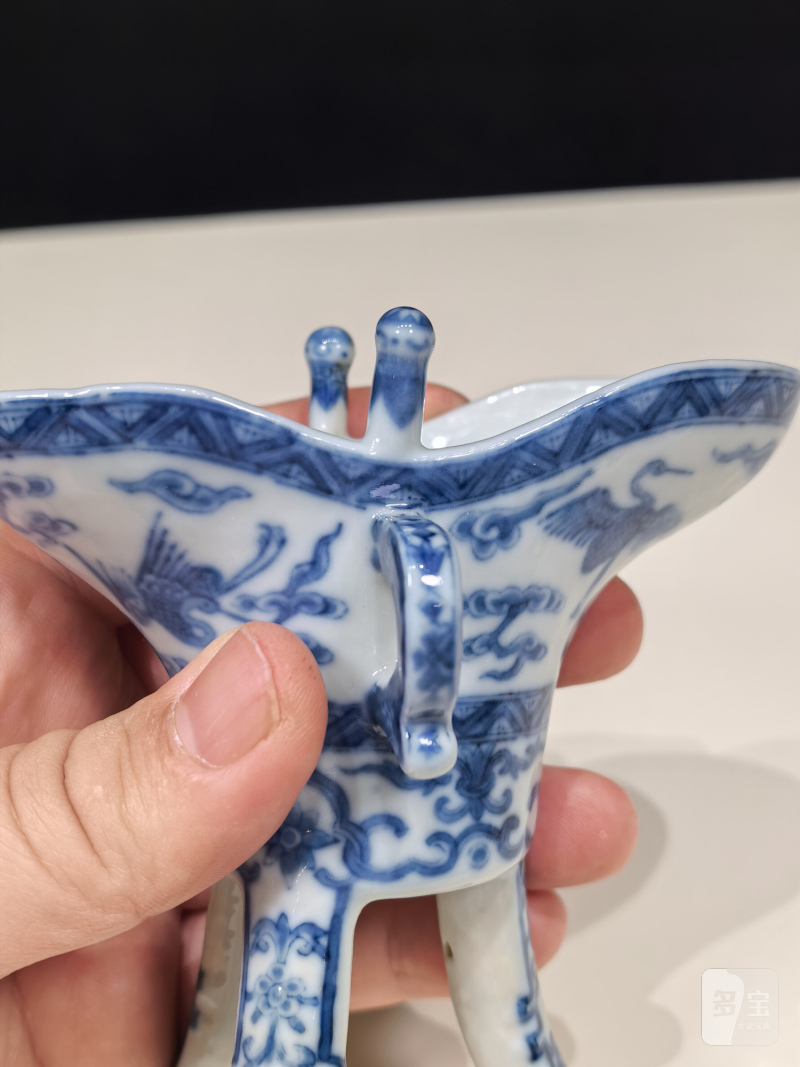 清乾隆 青花云鹤纹爵杯及江山一统爵盘一套 - 图10